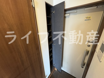 リビングライフ花園西町の収納|こまごまとしたものを収納できそうですね