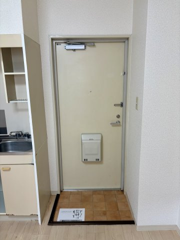 大阪市西区北堀江２丁目の店舗事務所の玄関