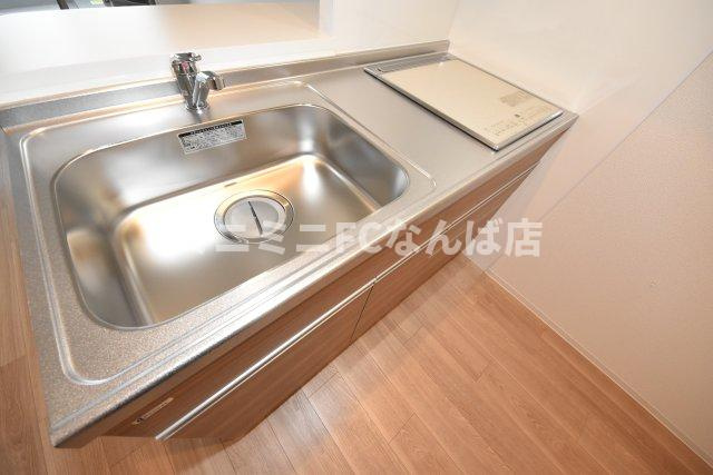 セレニテ難波西アリエのキッチン
