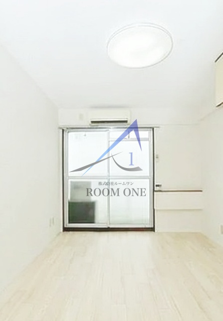 メゾン・ド・アンブルの居間・リビング|洋室のお部屋です。