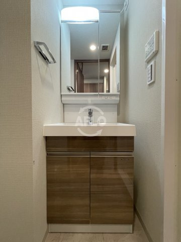 ミラージュパレス難波幸町の独立洗面台|ミラージュパレス難波幸町　洗面所