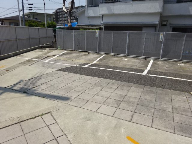 シティゴールドの駐車場
