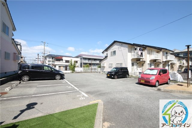 タウンハウス伊川谷の駐車場