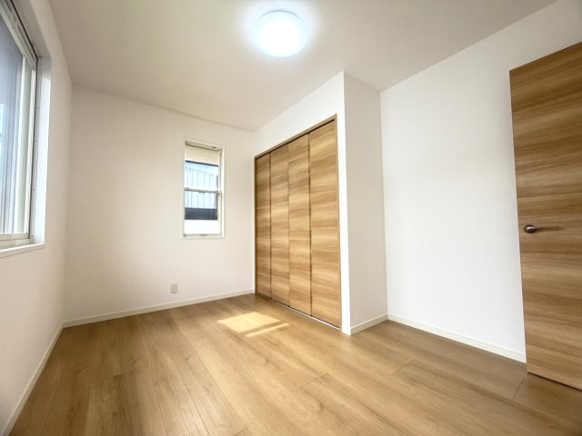 三木市志染町青山５丁目戸建の洋室