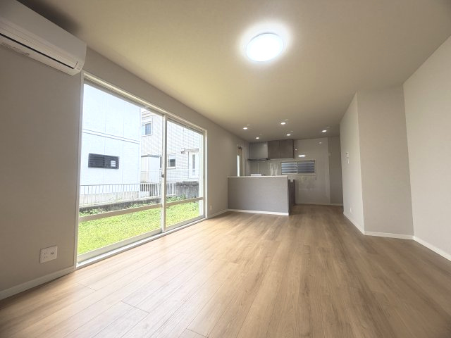 三木市志染町青山５丁目戸建の居間・リビング