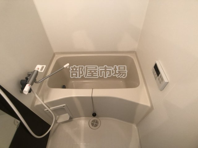 ラフィネ森下の浴室