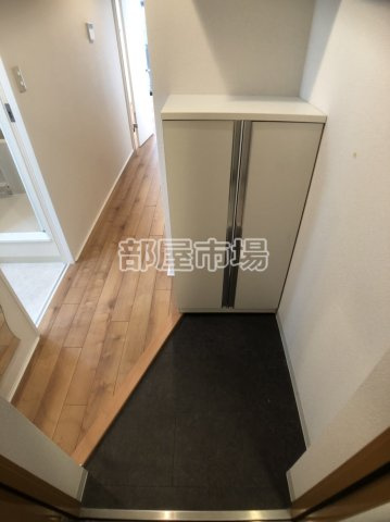 ラフィネ森下の玄関