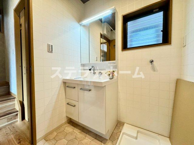 三津屋南3 中古戸建の独立洗面台|独立洗面台、朝の身支度には欠かせません