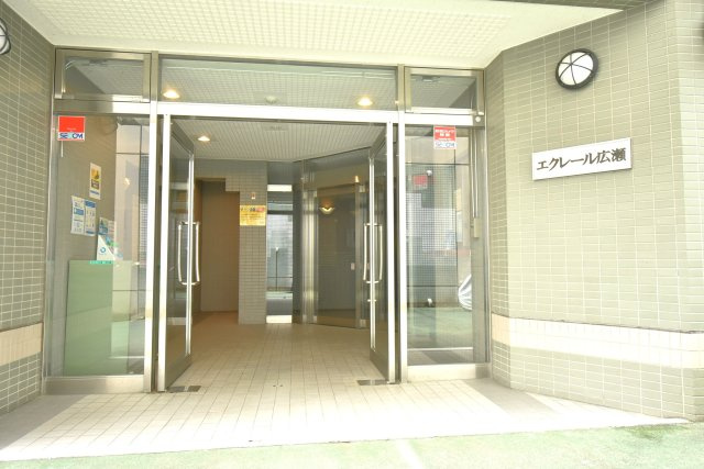 エクレール広瀬のエントランス