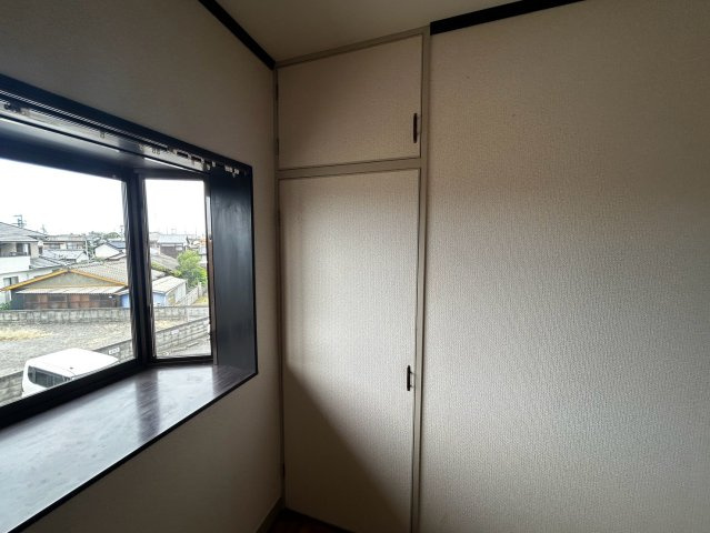 西条ロイヤルハイツの和室