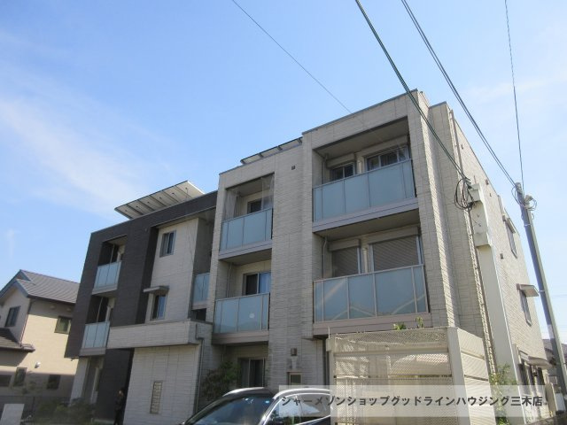 イグレック小野の外観