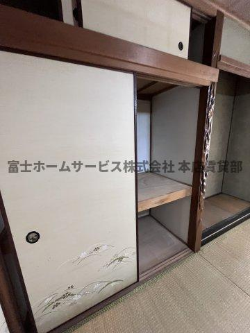 苅田3丁目連棟戸建の収納