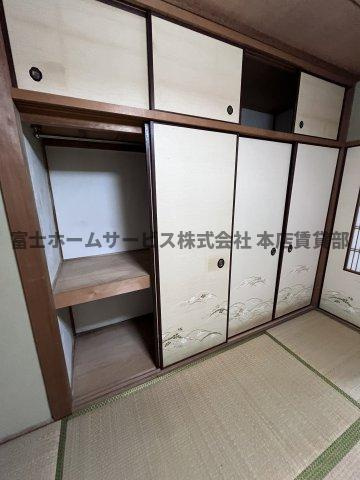 苅田3丁目連棟戸建の収納