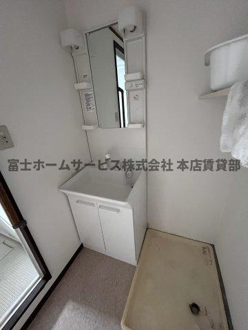 苅田3丁目連棟戸建の洗面所
