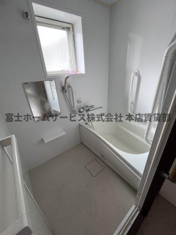 苅田3丁目連棟戸建の浴室