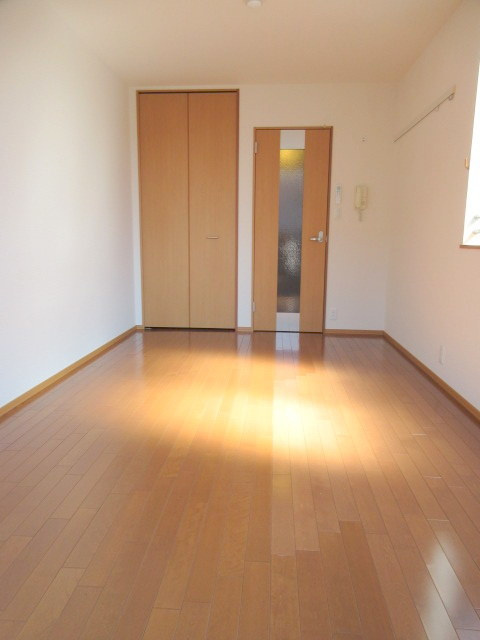 エステート東綾瀬の寝室|★２面採光の明るい角部屋です★