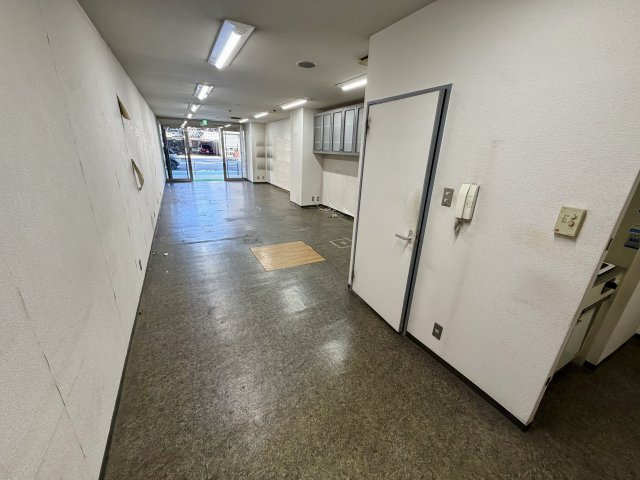 大阪市中央区上本町西１丁目の店舗事務所の内装