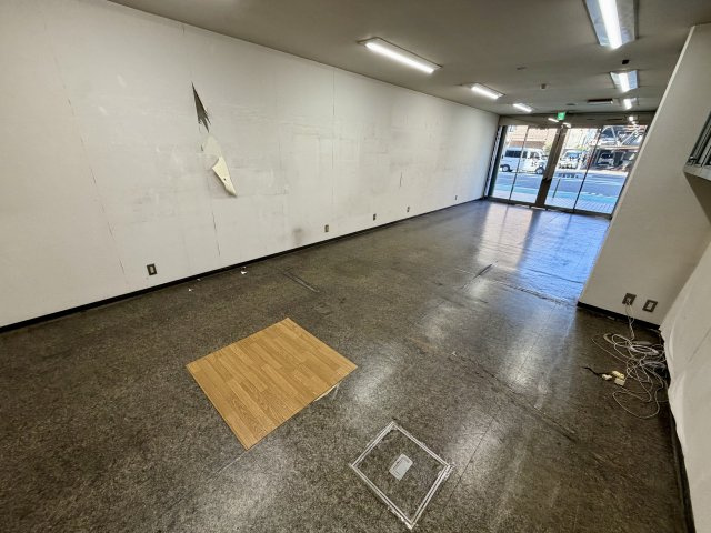 大阪市中央区上本町西１丁目の店舗事務所の内装