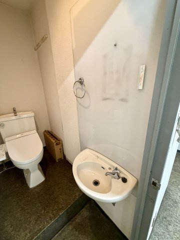 大阪市中央区上本町西１丁目の店舗事務所のトイレ