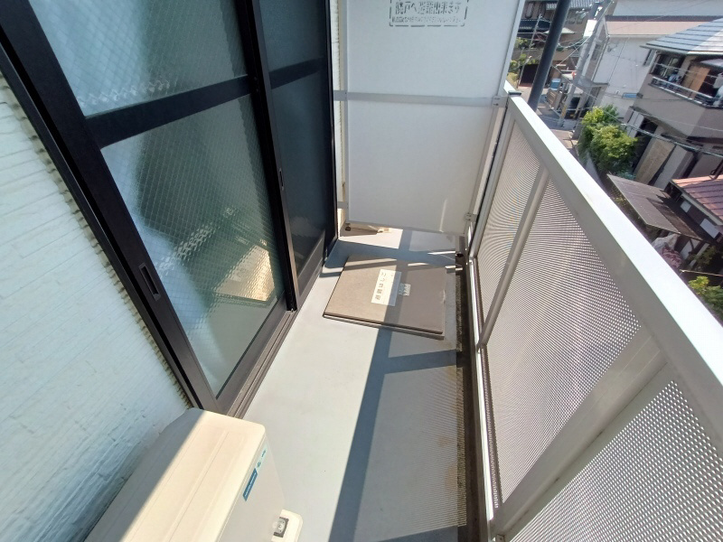 レオパレス中川MTMのバルコニー