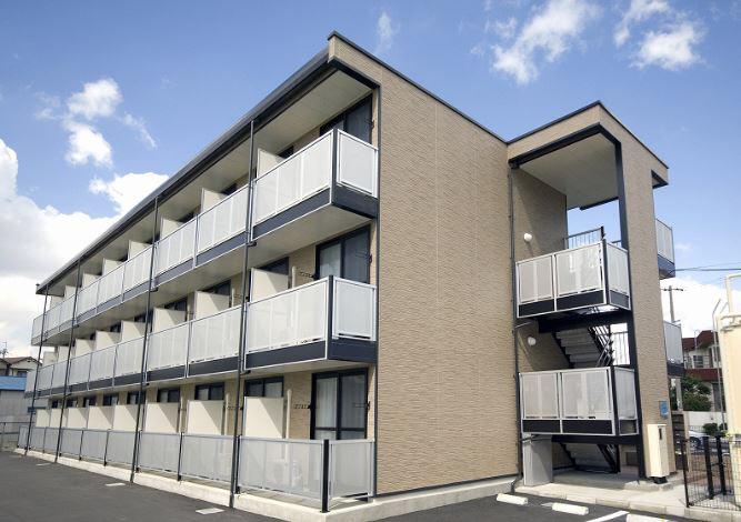 レオパレス中川MTMの外観