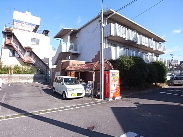ウエストストリームの駐車場