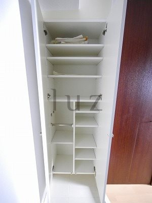 アヴァンツァーレ川崎イーストの収納