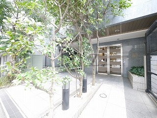 アヴァンツァーレ川崎イーストのエントランス