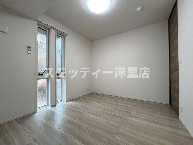 ロイジェント住之江公園の洋室