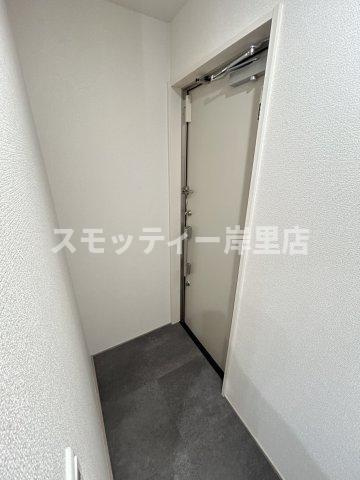 ロイジェント住之江公園の玄関