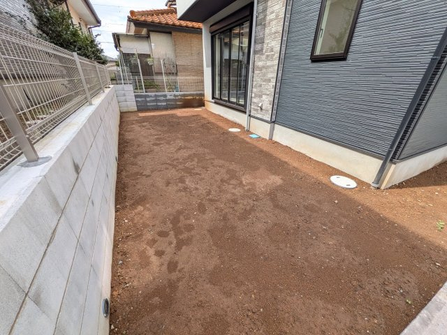 つくばみらい市西ノ台　2期　新築戸建ての庭|リビングに明るい光を届ける広々とした南庭。
お子様の遊び場やペットのスペースとしても最適です。
室内外で心地よい暮らしが叶います。