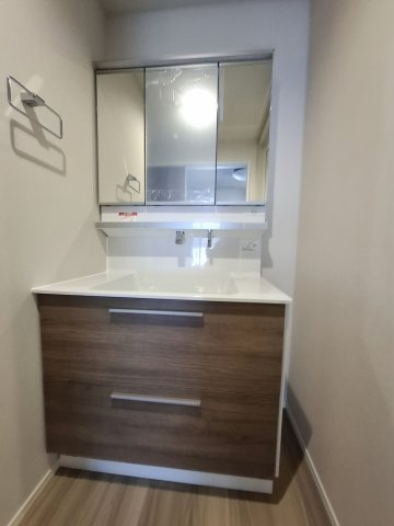 WING　TOWA　MAISONの独立洗面台