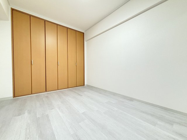 シンコーハイツの洋室