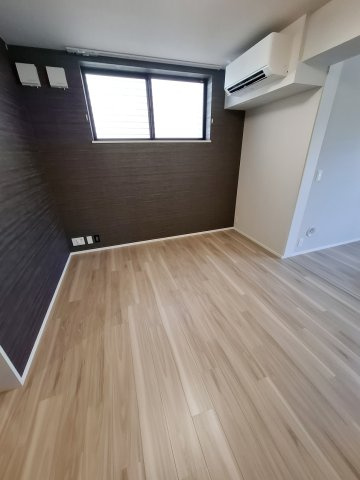 WING　TOWA　MAISONの居間・リビング