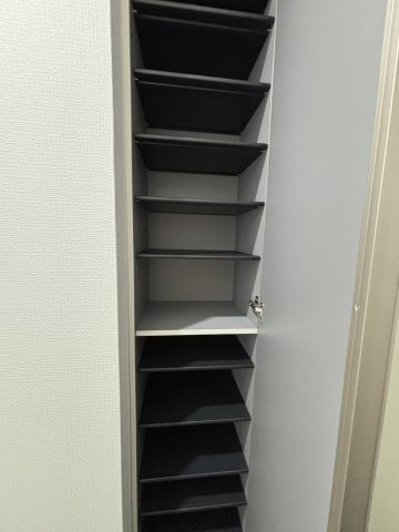 グラン寝屋川の収納