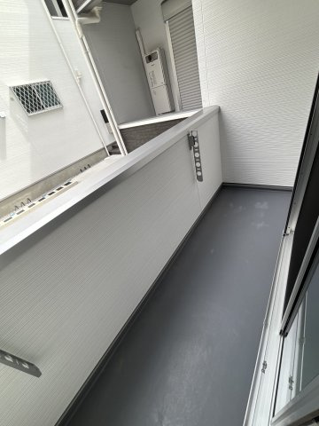 グラン寝屋川のバルコニー