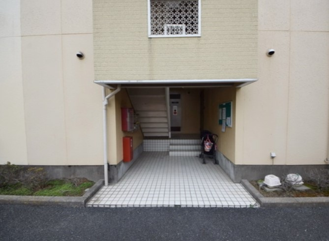 ウエストパーク三橋のエントランス