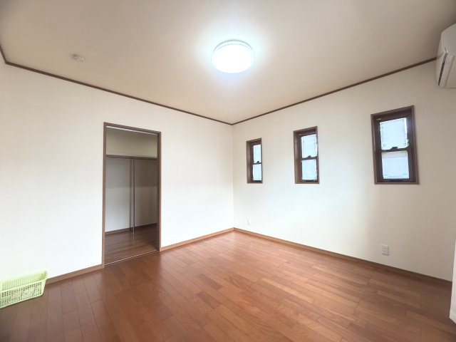 三木市大塚１丁目の洋室
