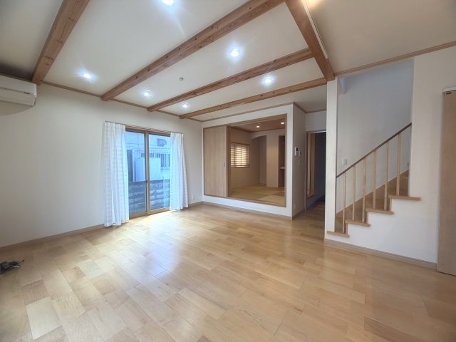 三木市大塚１丁目の居間・リビング