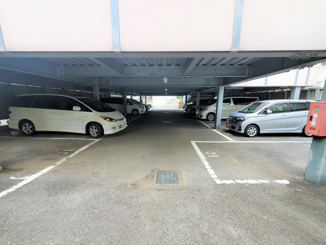 【駐車場】