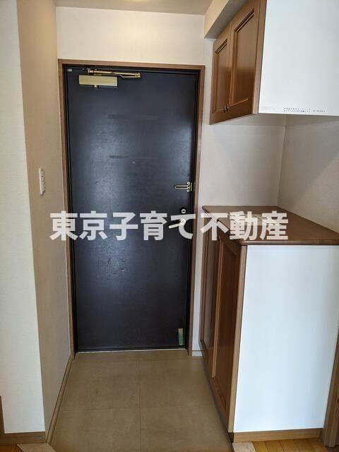 セレナハイム小石川西館の玄関