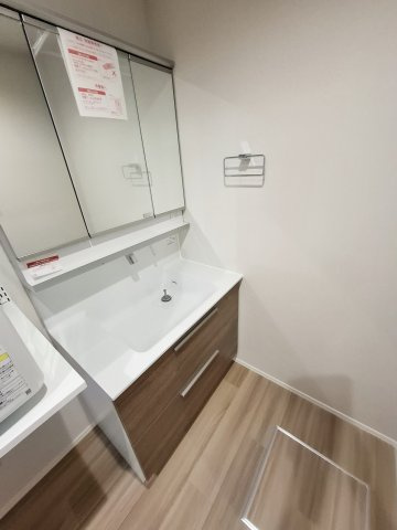 WING　TOWA　MAISONの独立洗面台