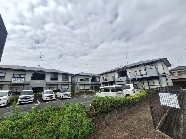 サンビレッジ杉山Aの外観