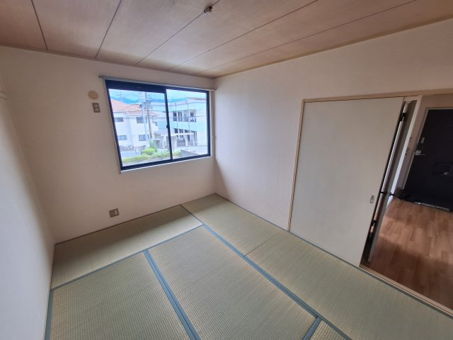 サンビレッジ杉山Aの和室
