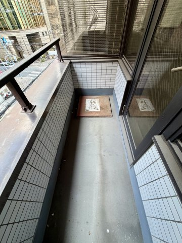大阪市中央区内平野町２丁目の店舗事務所のバルコニー