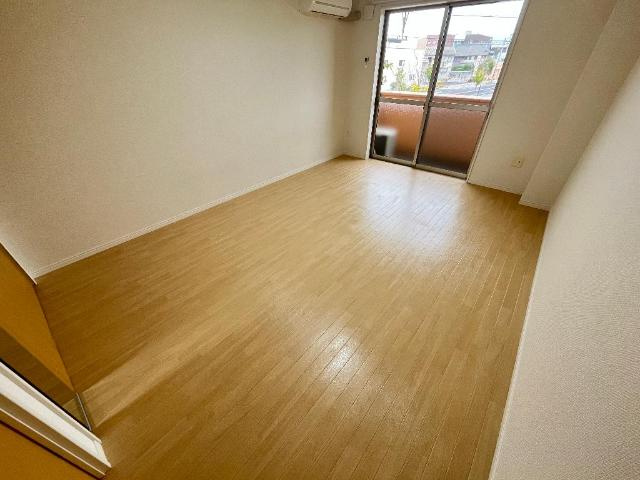 コンフォート山下の内装|洋室