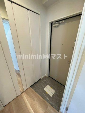グラン今里NORTHの玄関
