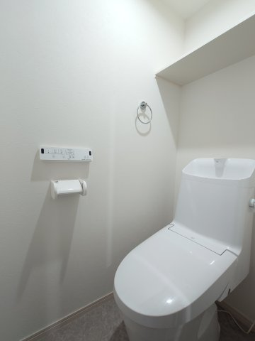 THE NOBLES 周船寺のトイレ|落ち着いた色調のトイレです