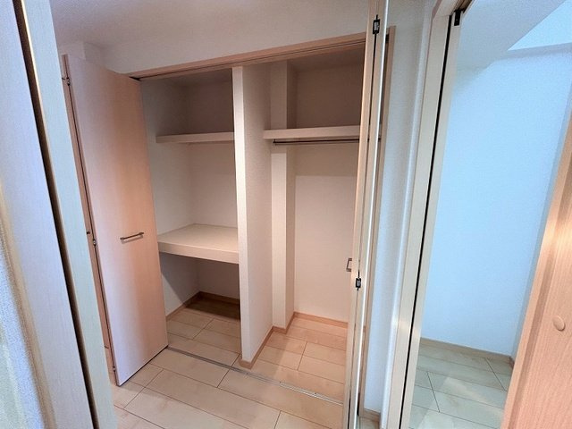 グランドステージ鏡の収納|収納豊富です