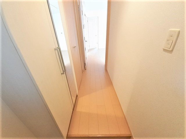 サニーガーデンＢの玄関|きれいな玄関です